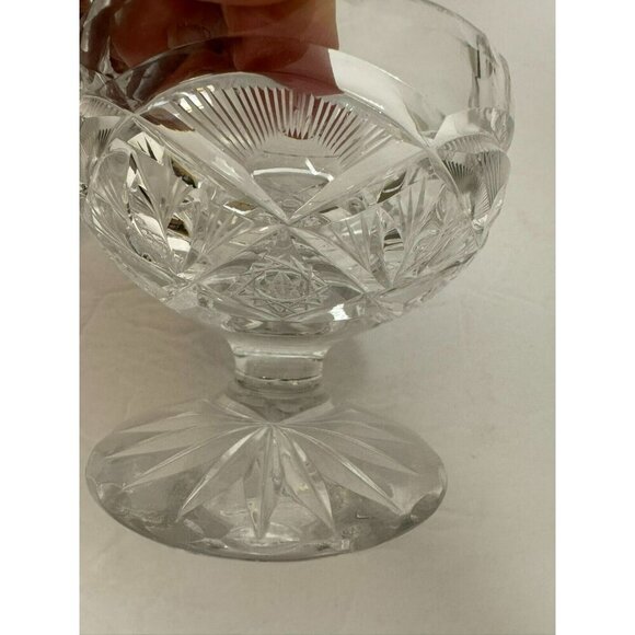 Clear pressed glass vintage candy dish with lid etched floral designs - Picture 6 of 10